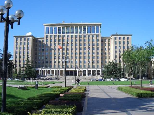 清华大学