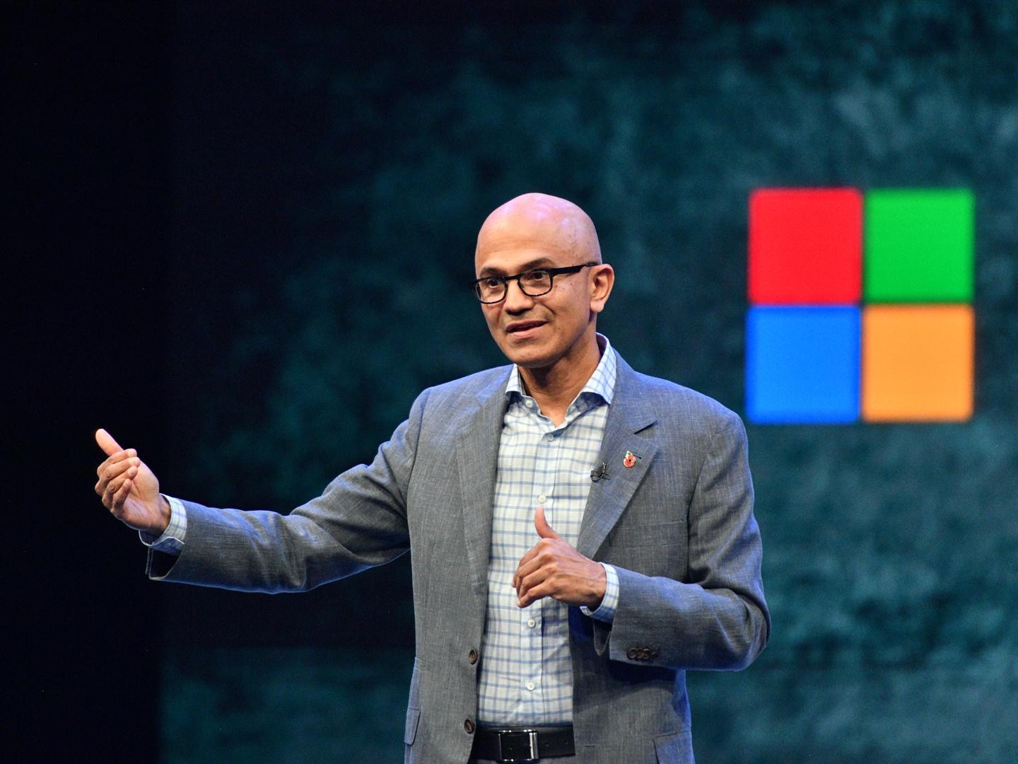 纳德拉批评 AI 巨头双标